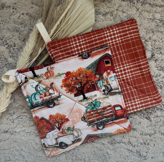 Harvest Barn Potholder Set